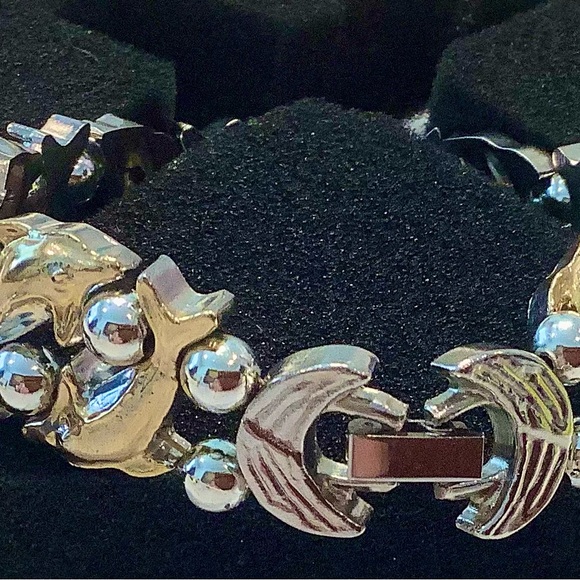 Gorgeous Gold Tone And Silver Tone Dolphin Bracelet - Picture 5 of 7